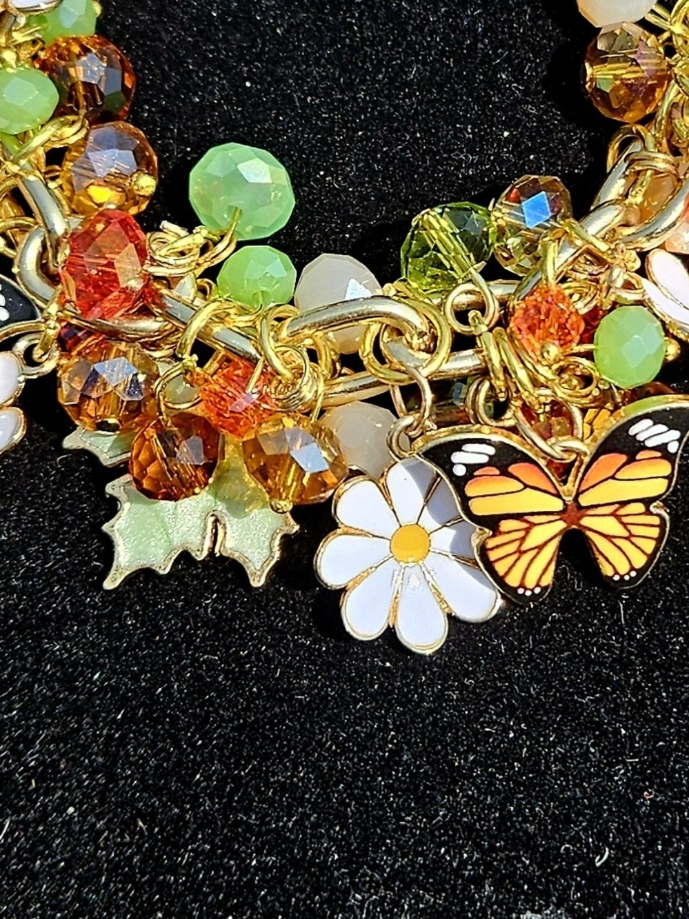 Gold Floral, Dragonfly & Butterfly Charm Bracelet - White Daisy, Green Leaf OOAK - Picture 11 of 14